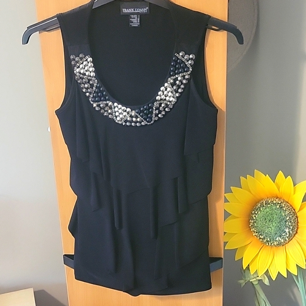 Frank Lyman Design 2 sleeveless top